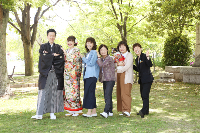 会食付きプラン◆お好きな衣装2着でフォトウェディング《衣装2着+アルバム10ページ+フォトフレーム2個+食事6名様分》