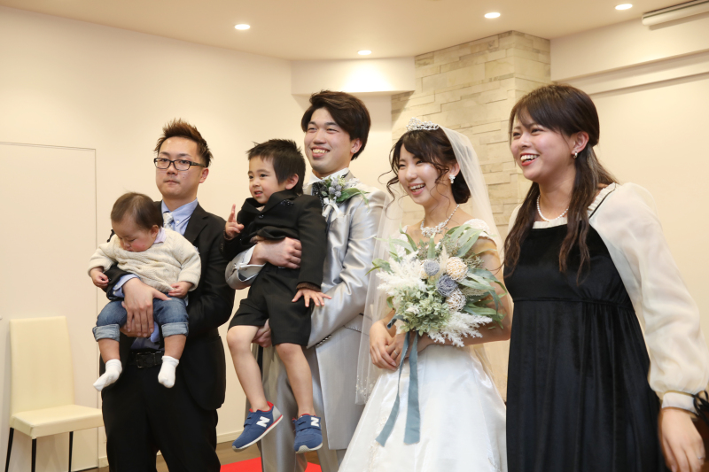 会食付きプラン◆お好きな衣装2着でフォトウェディング《衣装2着+アルバム10ページ+フォトフレーム2個+食事6名様分》