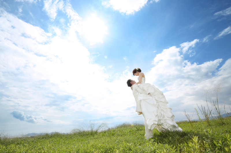 【7月/8月撮影限定】夏フォトキャンペーン！基本プラン料金から10％OFF　衣装3着・アルバム・データ・市内ロケ無料付