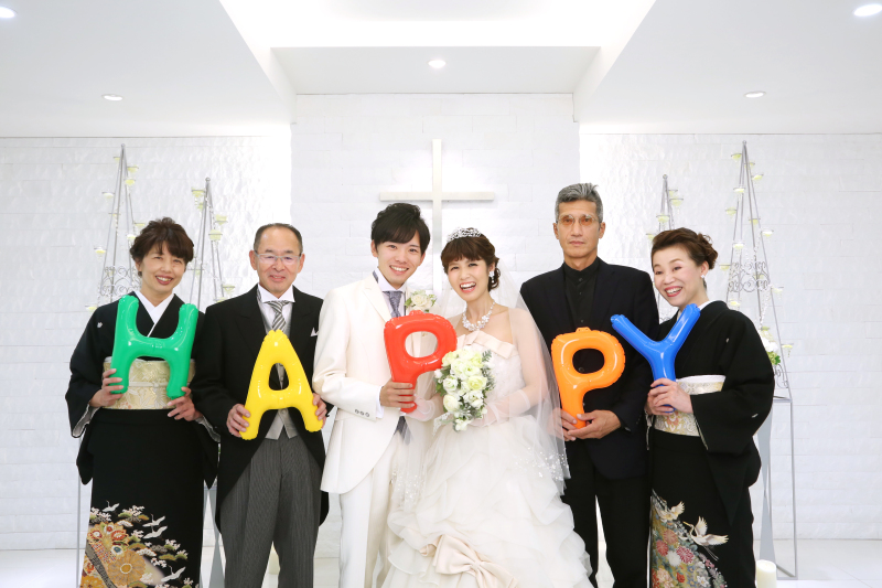 ◆家族みんなでフォト結婚式プラン◆《衣裳2着+ヘアメイク+着付+小物一式+アルバム+データ+ご両親様衣裳&アルバム》