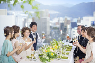 会食付きプラン◆お好きな衣装2着でフォトウェディング《衣装2着+アルバム10ページ+フォトフレーム2個+食事6名様分》