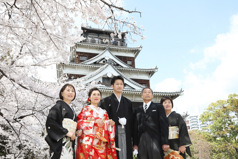 ◆家族みんなでフォト結婚式プラン◆《衣裳2着+ヘアメイク+着付+小物一式+アルバム+データ+ご両親様衣裳&アルバム》