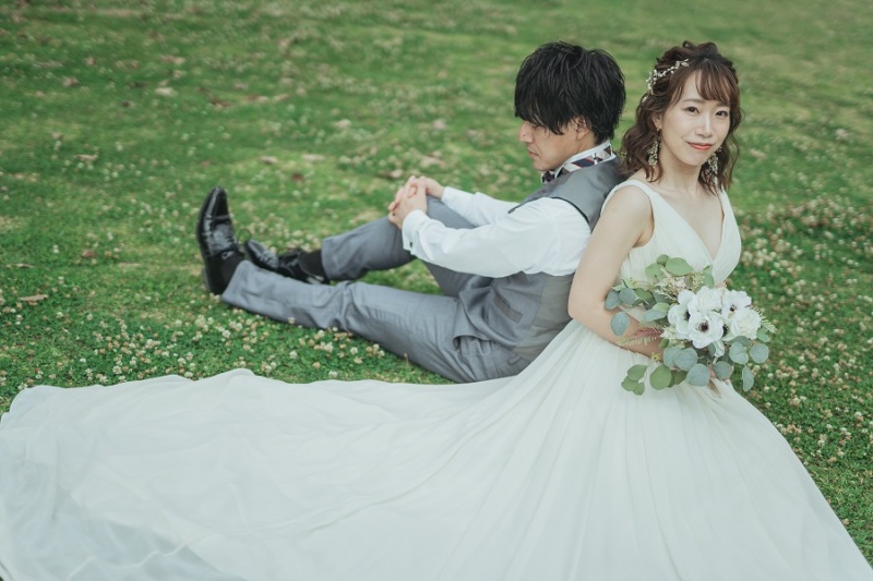 芝生の上に座ってみました~!!
