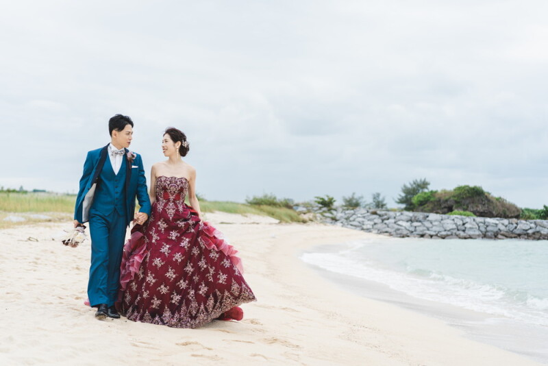 手をつないでお散歩ショット♪