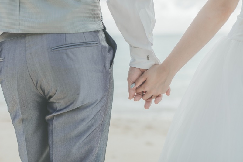 手を繋いでいるシーンを撮りました～