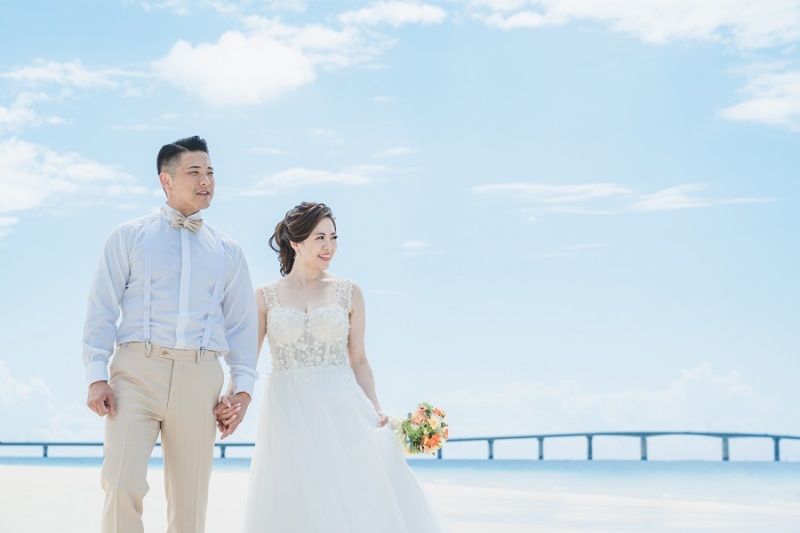 手を繋いで、デートっぽく撮りました~!