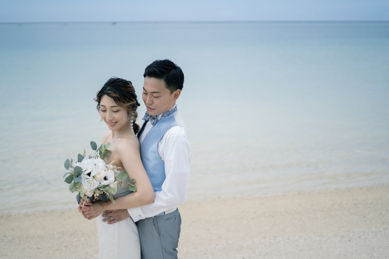 ご新婦様を後ろからハグしちゃいました~♪