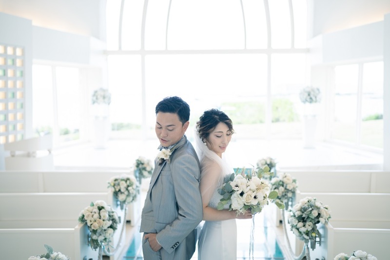 お互いに背中をくっつけてみました♪