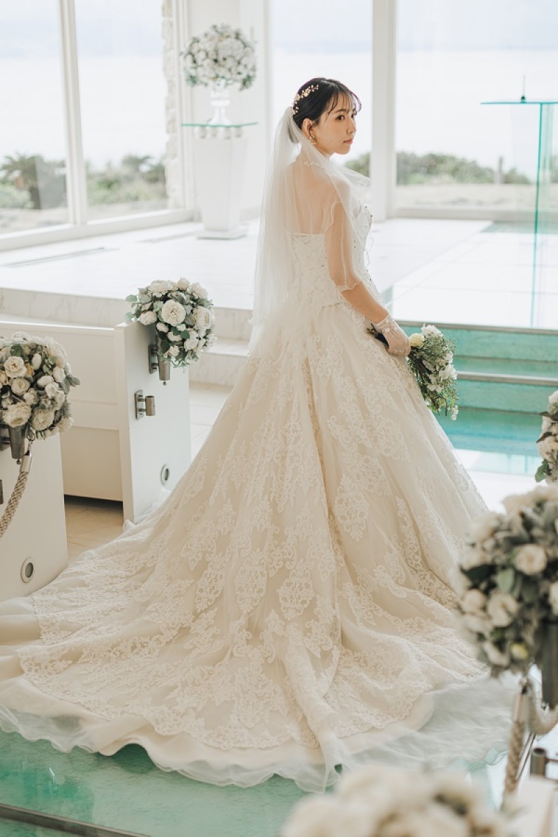 チャペルで新婦様ソロショット♡