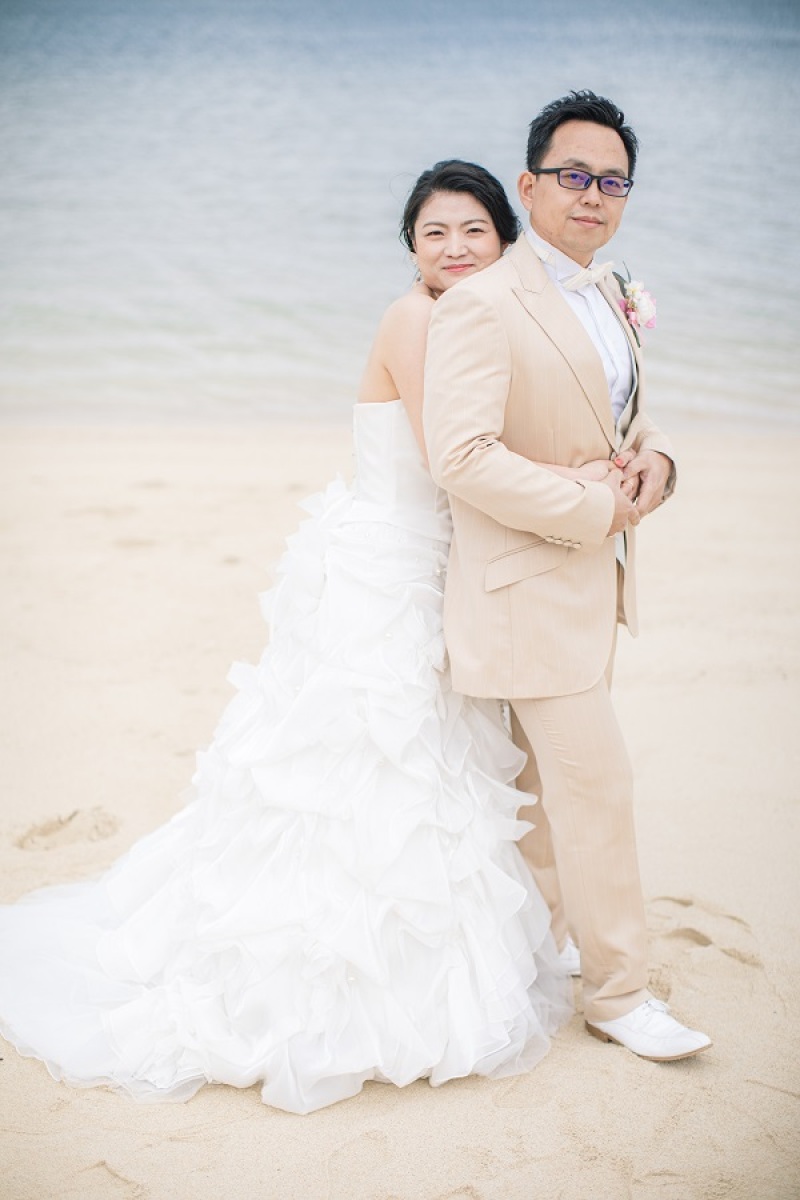 後ろからぎゅっとハグしちゃいました♪