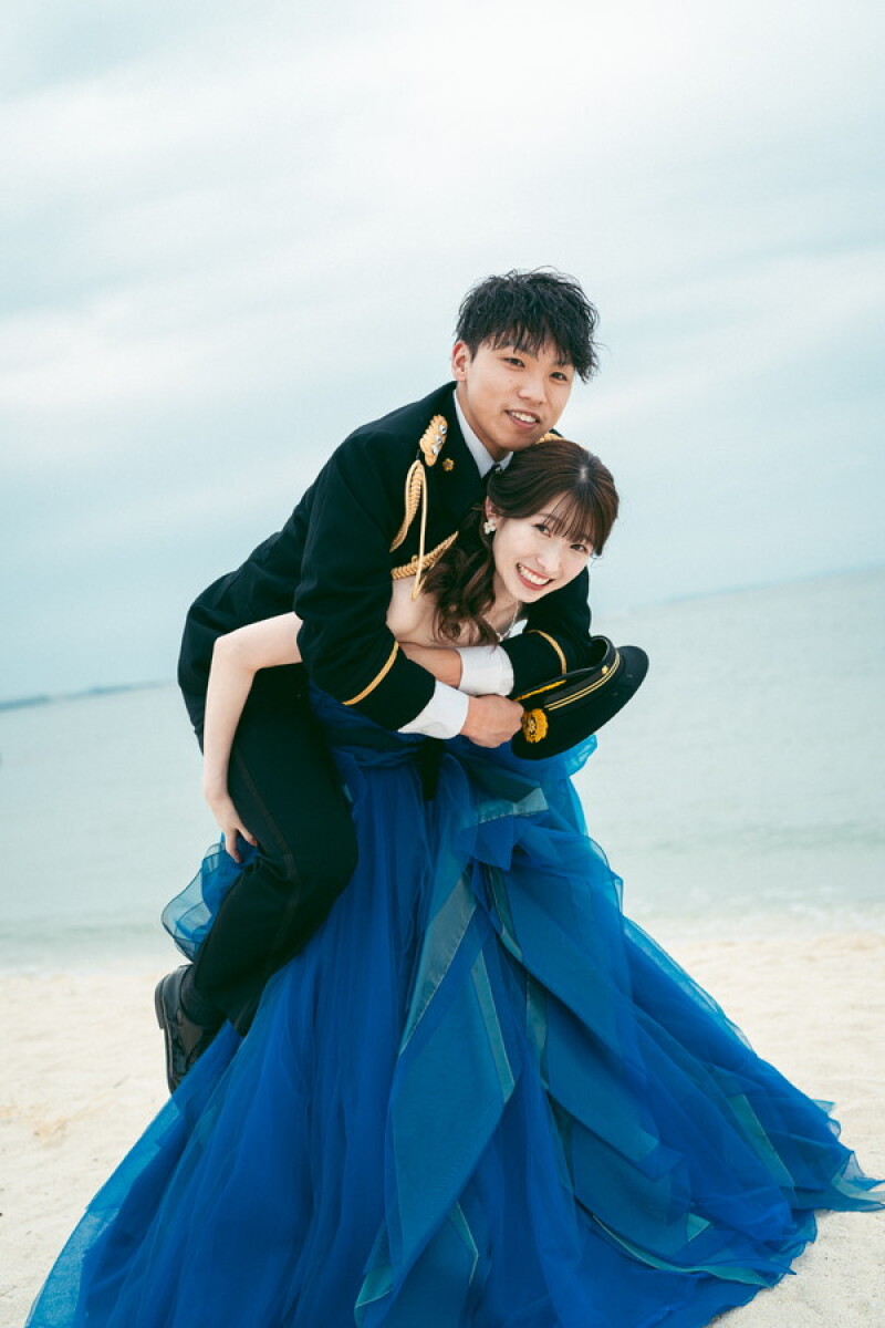 笑顔でおんぶの楽しい一枚！