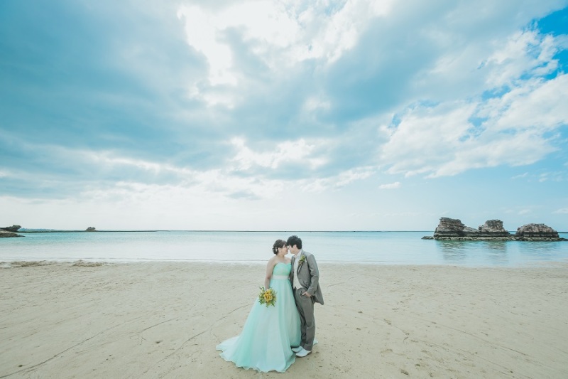 ご新婦様はエメラルドグリーンのカラードレス♡