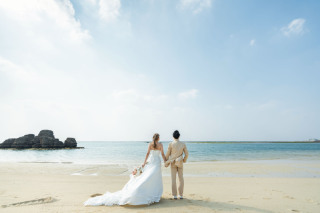 《沖縄といえばこれ！ビーチフォトツアー》快晴のビーチ撮影～♪