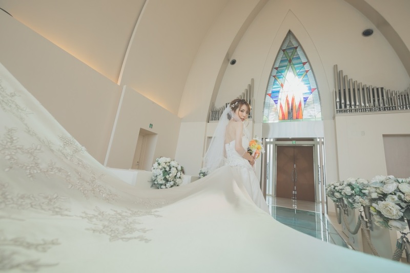 ウエディングドレスのトレーンを使って♪