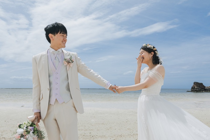 沖縄本島ビーチでの撮影スタートです☆