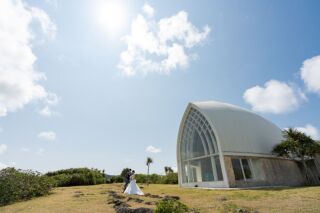 《チャペル＆ビーチ》春の木漏れ日に包まれて♡