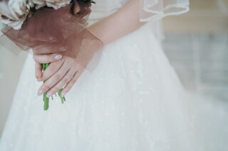 キラキラ輝くウェディングドレスで～～♡