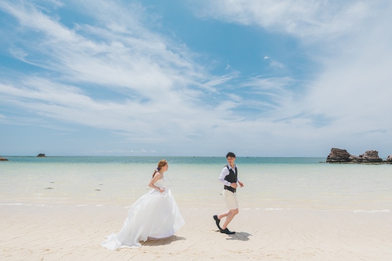 続いて、白い砂浜を走って頂きました~♡
