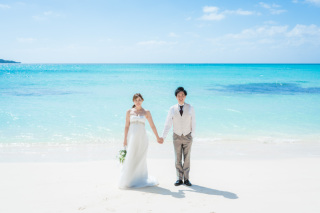 宮古島の眩しい程キラキラ輝くビーチでの撮影☆彡