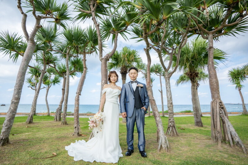 ヤシの木の下で