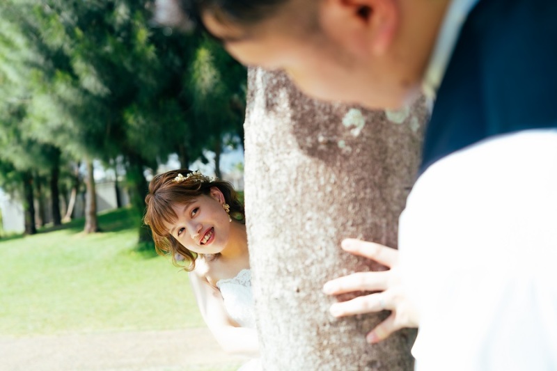 木の影からひょっこり♡