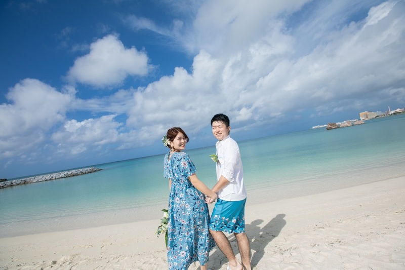 ビーチを背景に仲良くPhoto shooting