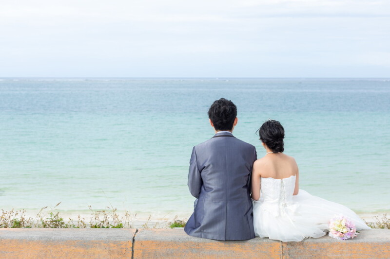 海を見つめながら
