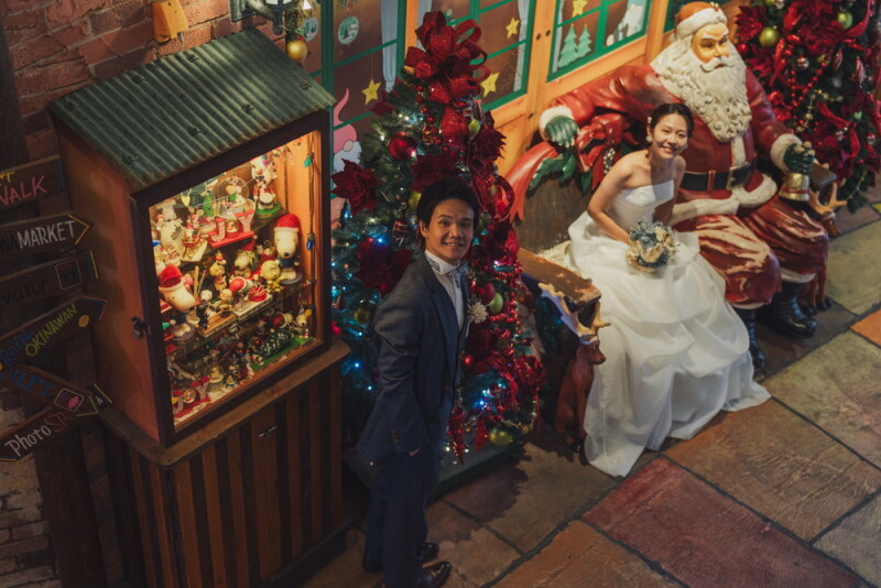 サンタも一緒に！笑顔あふれるウェディングフォト♪
