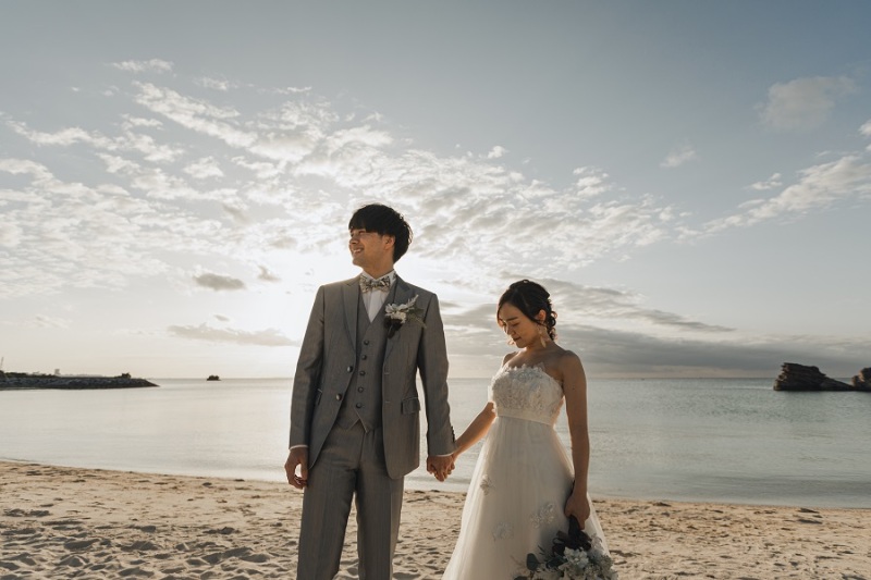 お2人仲良く手を繋いで♡
