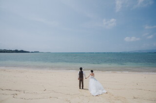 《チャペル＆ビーチフォトプラン》お2人の持ち込み小物で～～～～