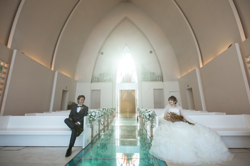 バージンロードとお二人の姿を写真に残します♡