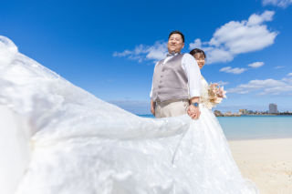 《ビーチフォトツアー》仲良しなお二人の満点笑顔♡