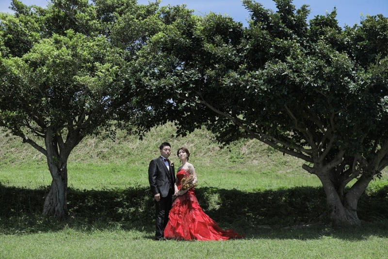 ビーチではカラードレスを選ばれました♡