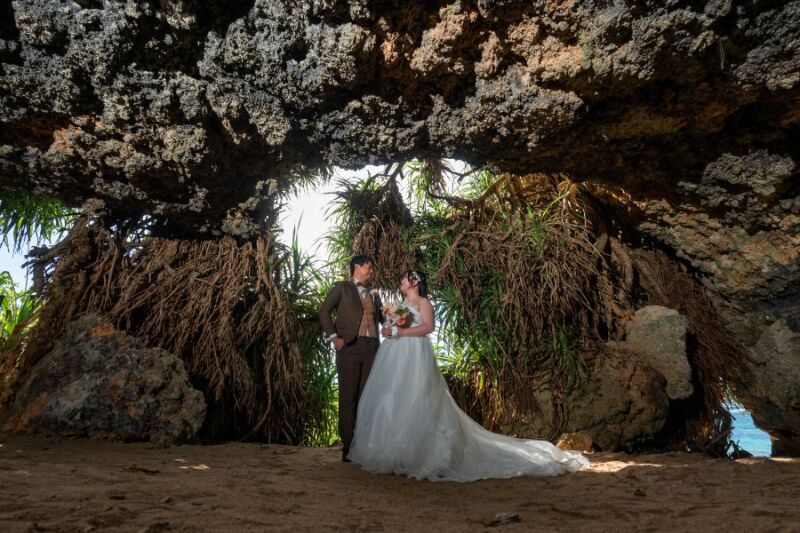 真栄田岬の洞窟フォト