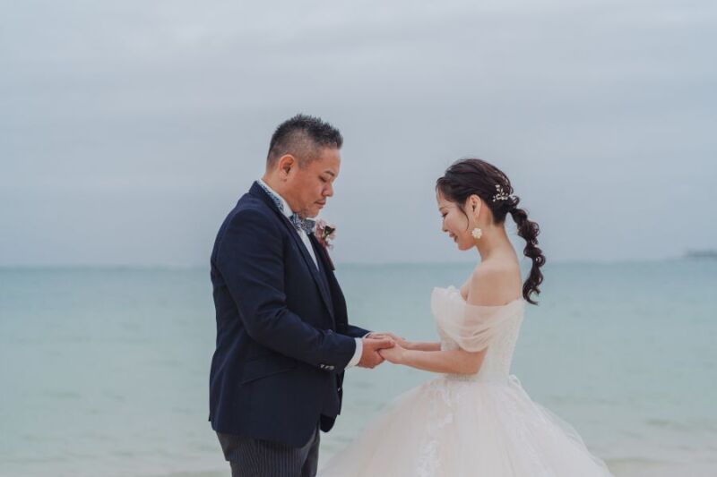 手を取り合って♡