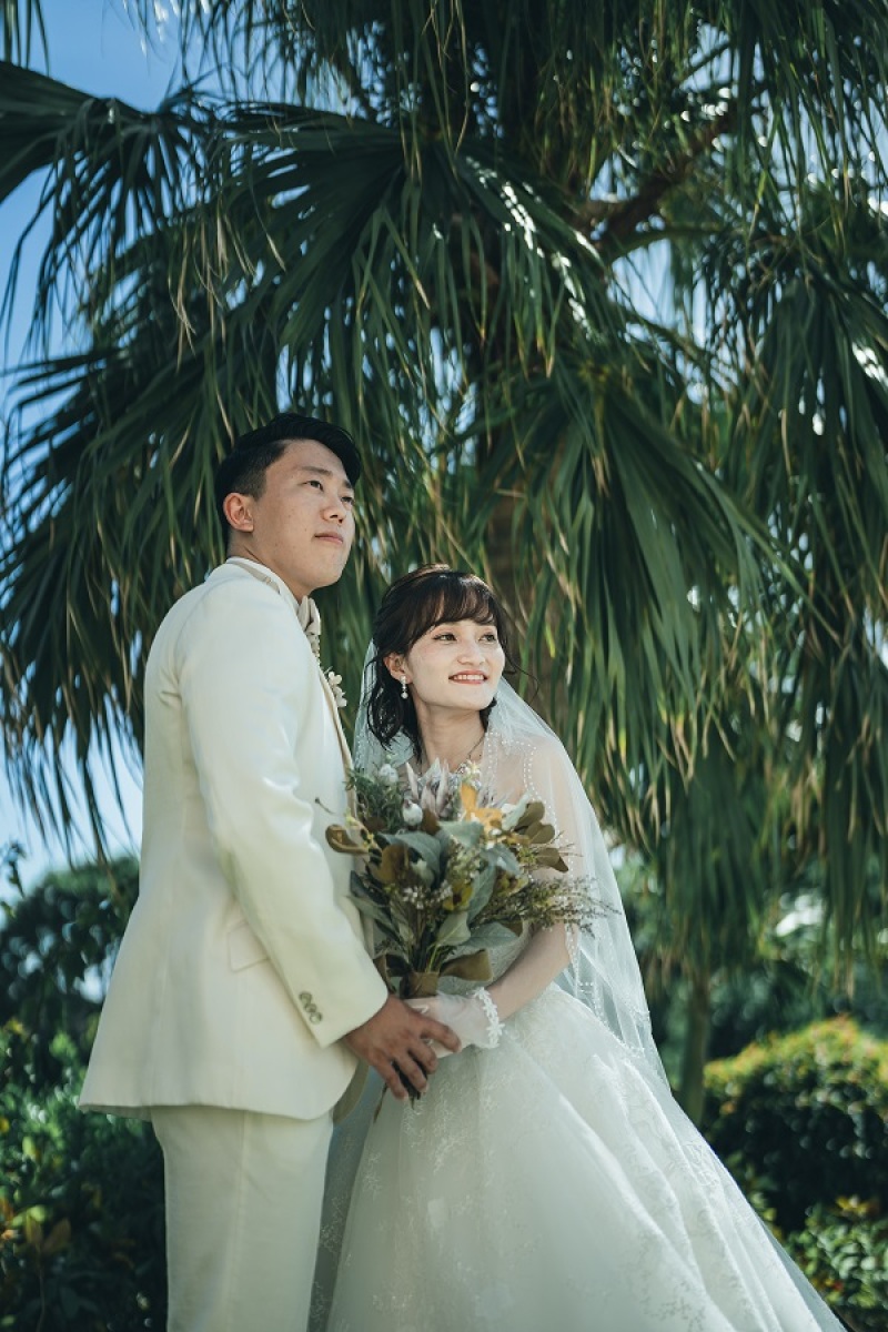 チャペル外のヤシの木と撮りました~!