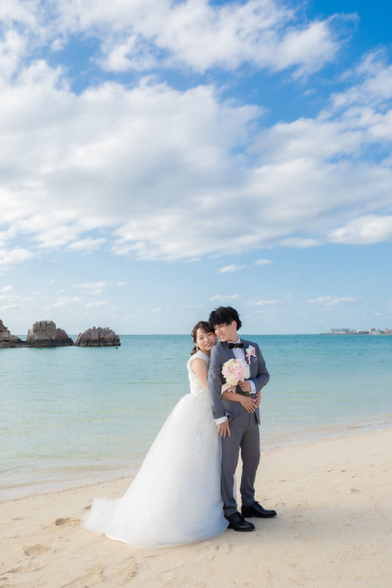 次は新婦様からバックハグ
