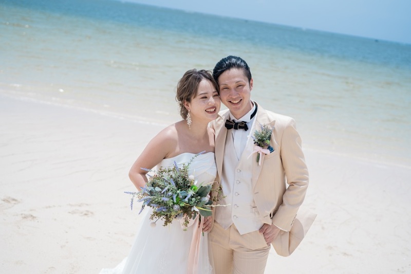 最初はお二人ぐっと寄り添って仲良しショットを♡