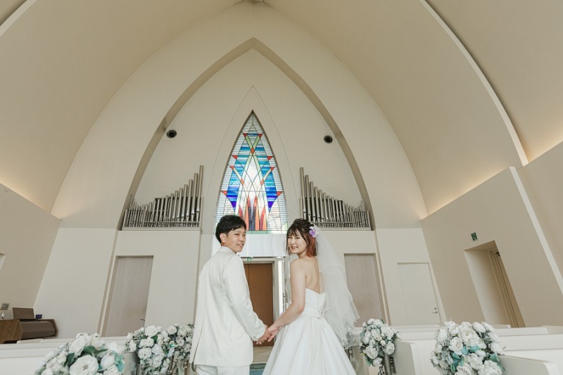 扉側のステンドガラスを入れて撮りました~!