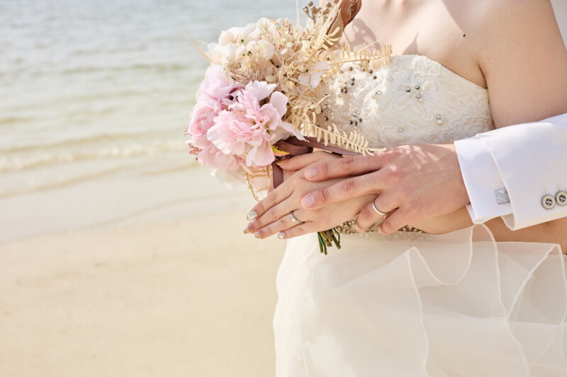 バックハグで小物にフォーカス!