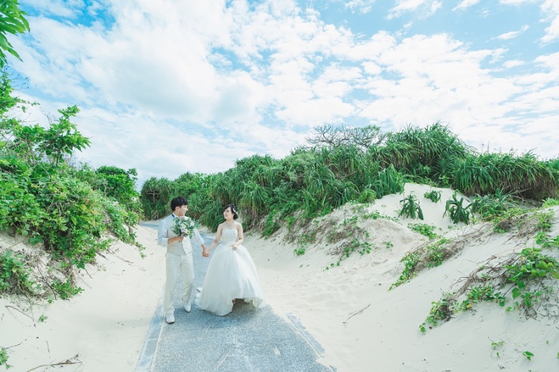 続いて、ビーチに向かうお写真を撮ります~!