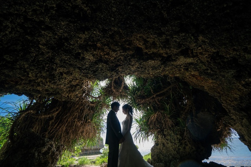 海と大きな洞窟が御座います～！