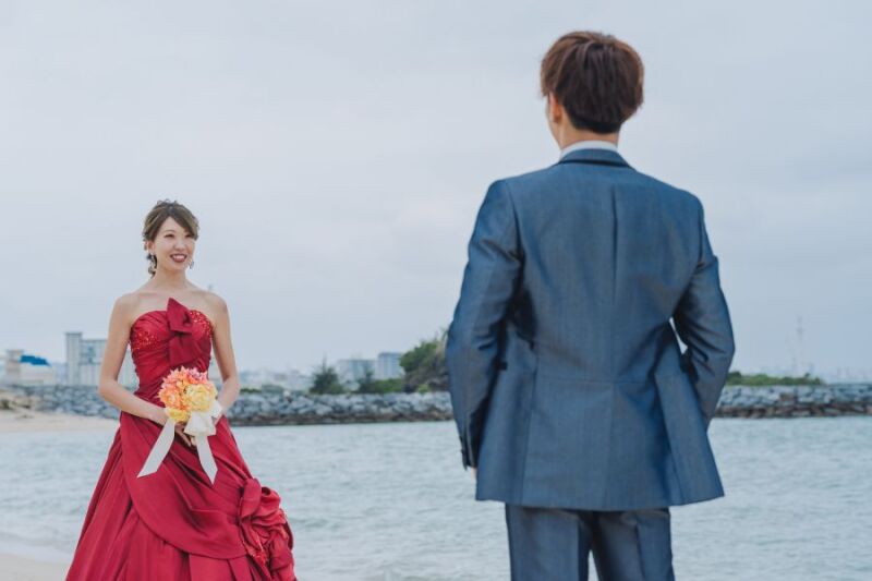 新郎様越しの新婦様♡