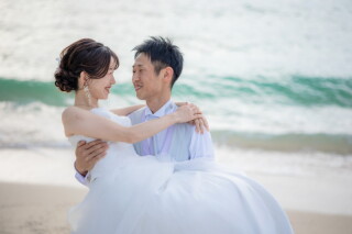 笑顔が素敵なお二人（ビーチプラン）
