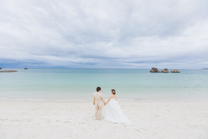 手を繋いで海を眺めて頂きました~!!