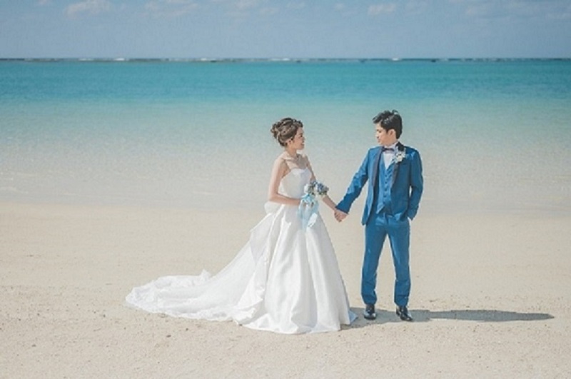 綺麗なビーチをバックに、、、