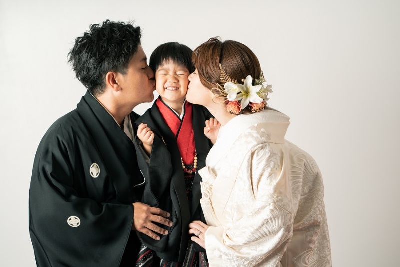 お子さまのほっぺにキス♡♡♡