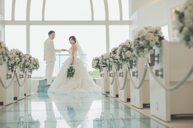 祭壇でのお二人ショットを撮影中☆