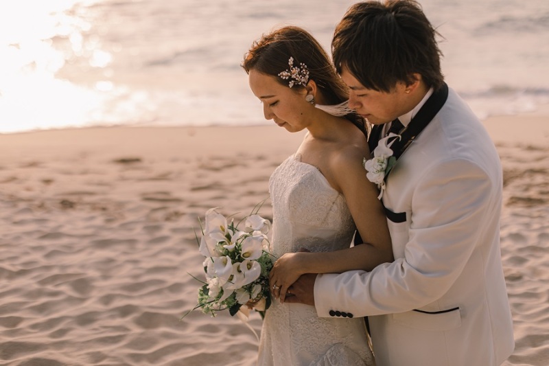 大きなオシャレなイヤリングを付けて目立つように♡