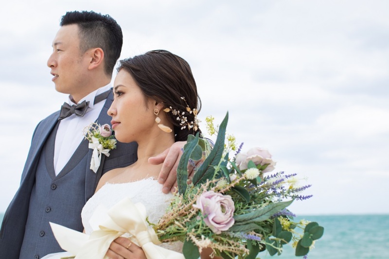 ご新郎様の腕をご新婦様の肩に添えて♪